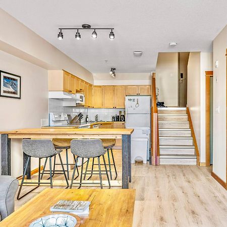 Canmore Mountain View Loft Apartment Heated Outdoor Pool Eksteriør bilde