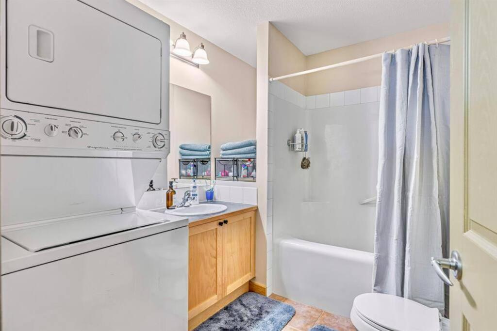 Canmore Mountain View Loft Apartment Heated Outdoor Pool Eksteriør bilde